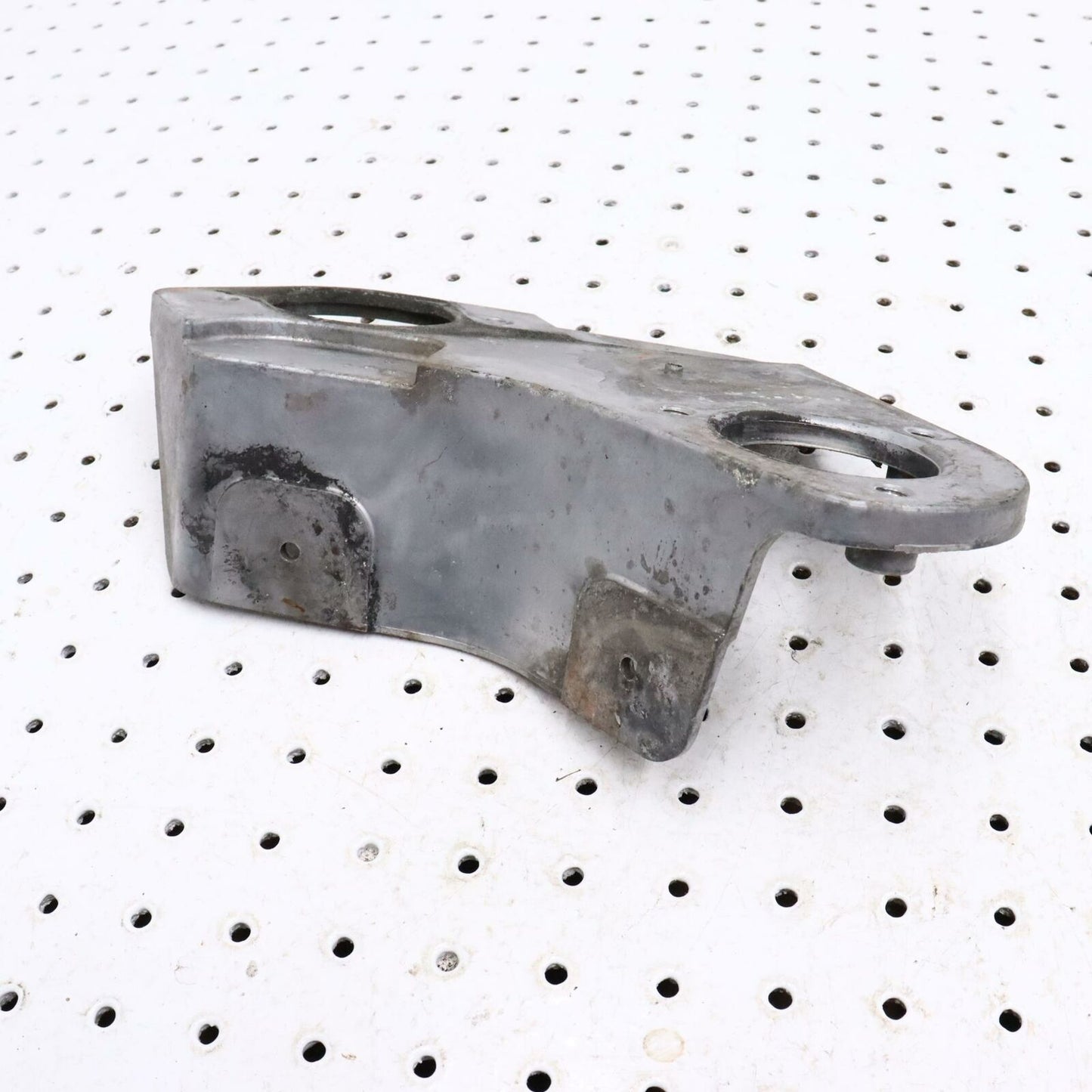 2006 POLARIS FUSION 700 ENGINE MOTOR MOUNT BRACKET 5134870