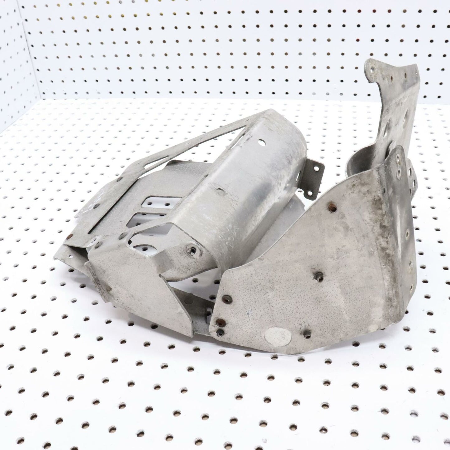 2007 POLARIS IQ 600 LEFT FRONT FOOT HOLDER REST STAY FOOTREST WELL 1015583