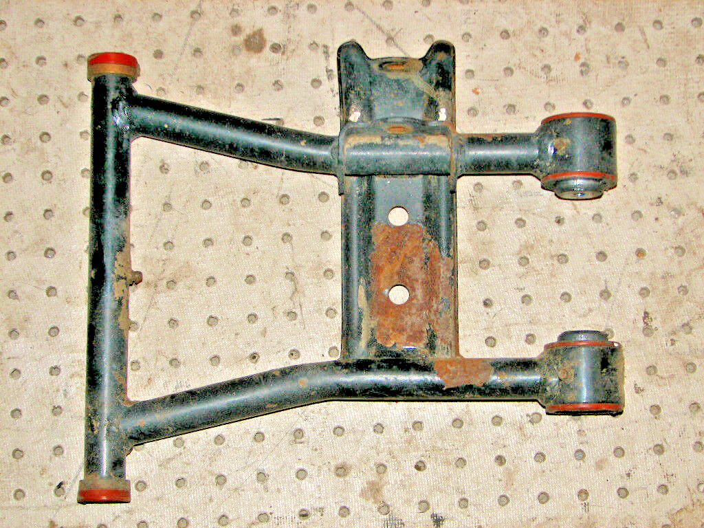 1997 POLARIS XPLORER 500 4X4 LOWER RIGHT REAR A ARM 1040446
