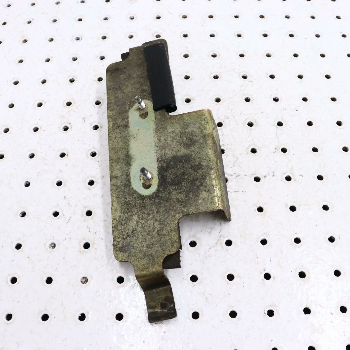2006 POLARIS SWITCHBACK BATTERY BOX HOLDER COVER 1015168; 1016727