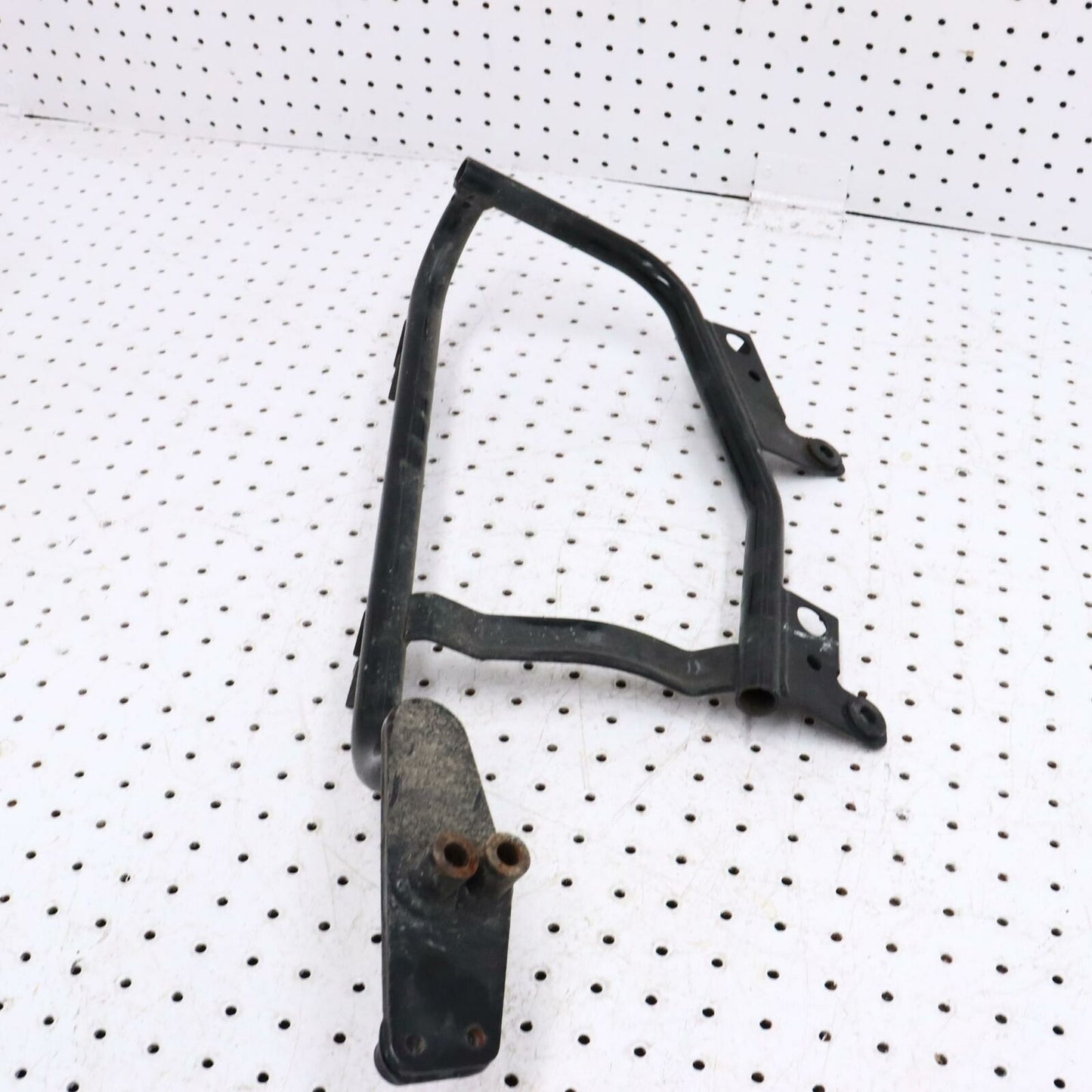 2003 YAMAHA V STAR 650 SADDLEBAG CASE MOUNTING BRACKET MOUNT