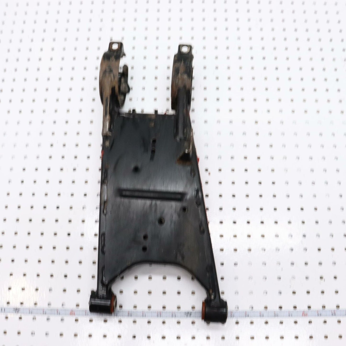 1995 POLARIS SCRAMBLER 400 REAR SWINGARM BACK SUSPENSION SWING ARM 1580087-067