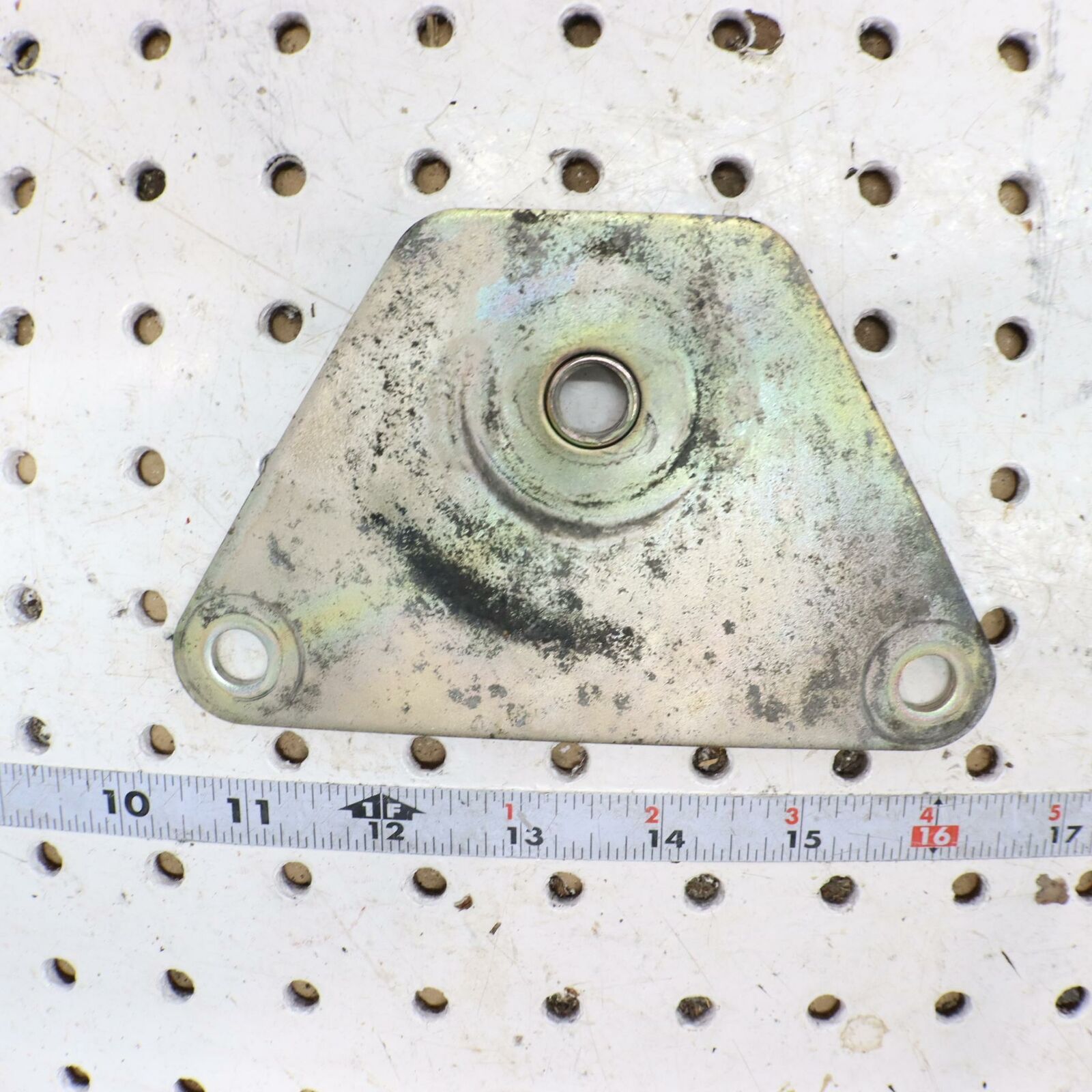 2006 POLARIS SWITCHBACK ENGINE MOTOR MOUNT BRACKET  1014698