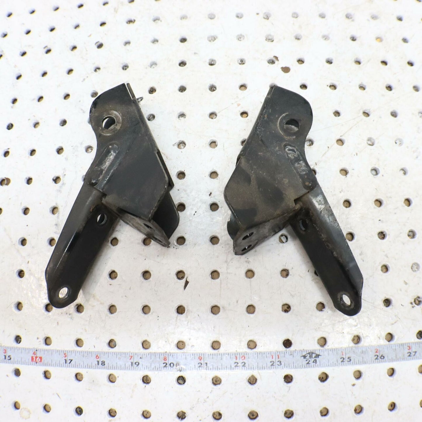 2006 POLARIS SWITCHBACK FRONT SHOCK TOWERS MOUNTS 1014463-067 1014462-067