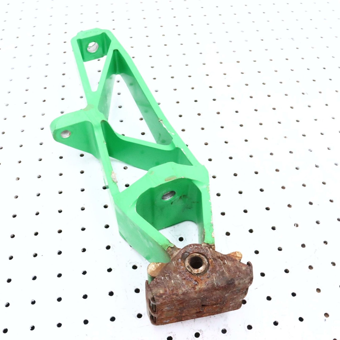 2010 ARCTIC CAT SNO PRO 500 LEFT FRONT STEERING ARM SPINDLE KNUCKLE 2703-561
