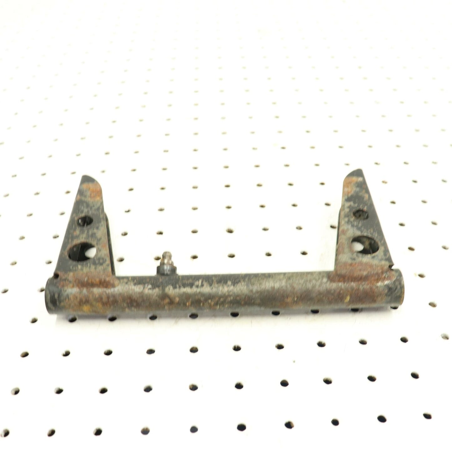 2006 POLARIS FUSION 600 REAR SUSPENSION REAR PIVOT BRACKET 1541928-067