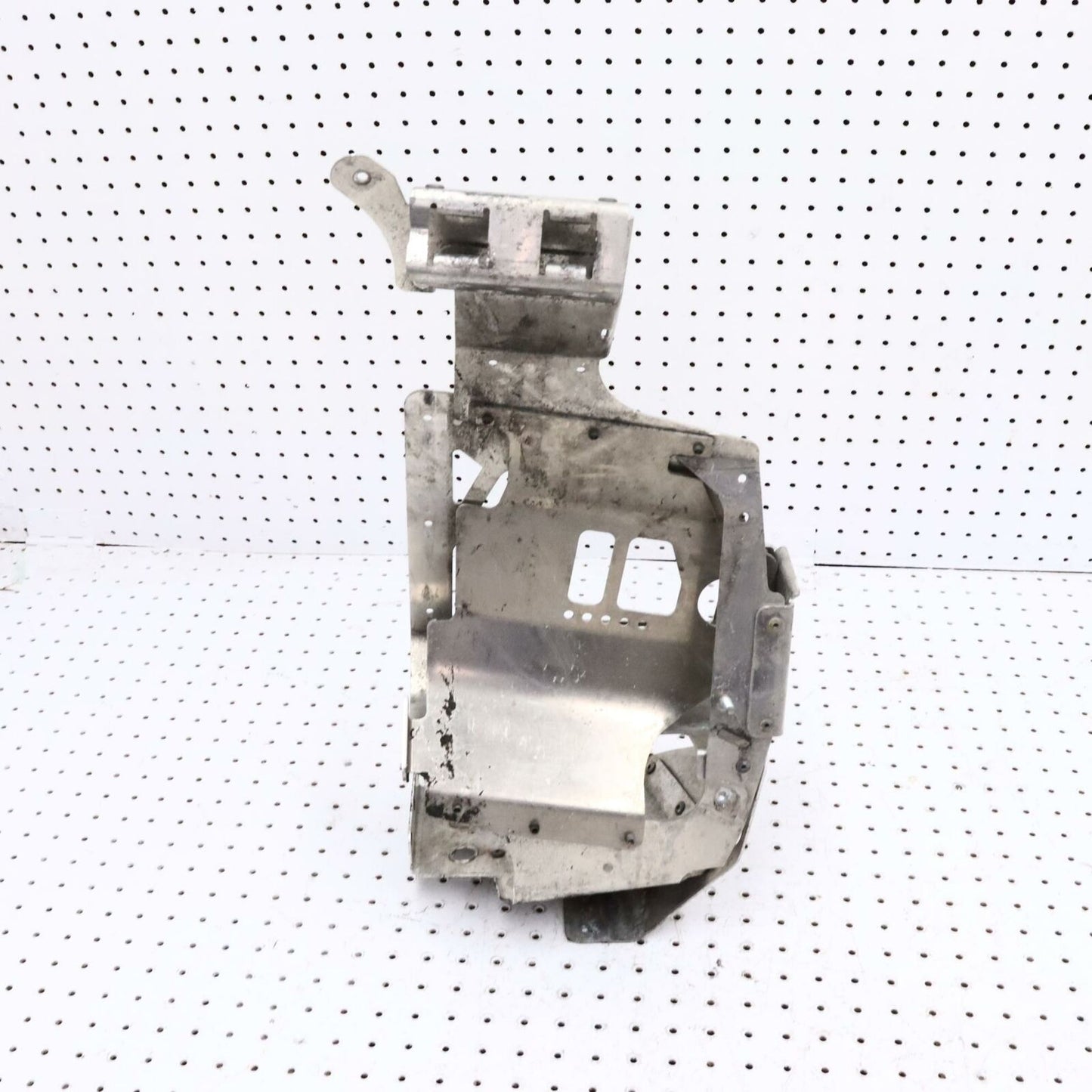 2006 POLARIS CLASSIC 700 LEFT FRONT FOOT HOLDER REST STAY FOOTREST WELL 1015301