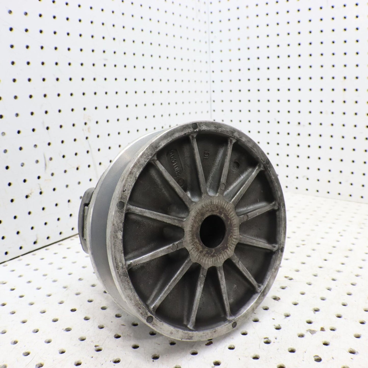 2008 POLARIS SWITCHBACK TURBO PRIMARY DRIVE SHEAVE CLUTCH 1322565 cracked sheave