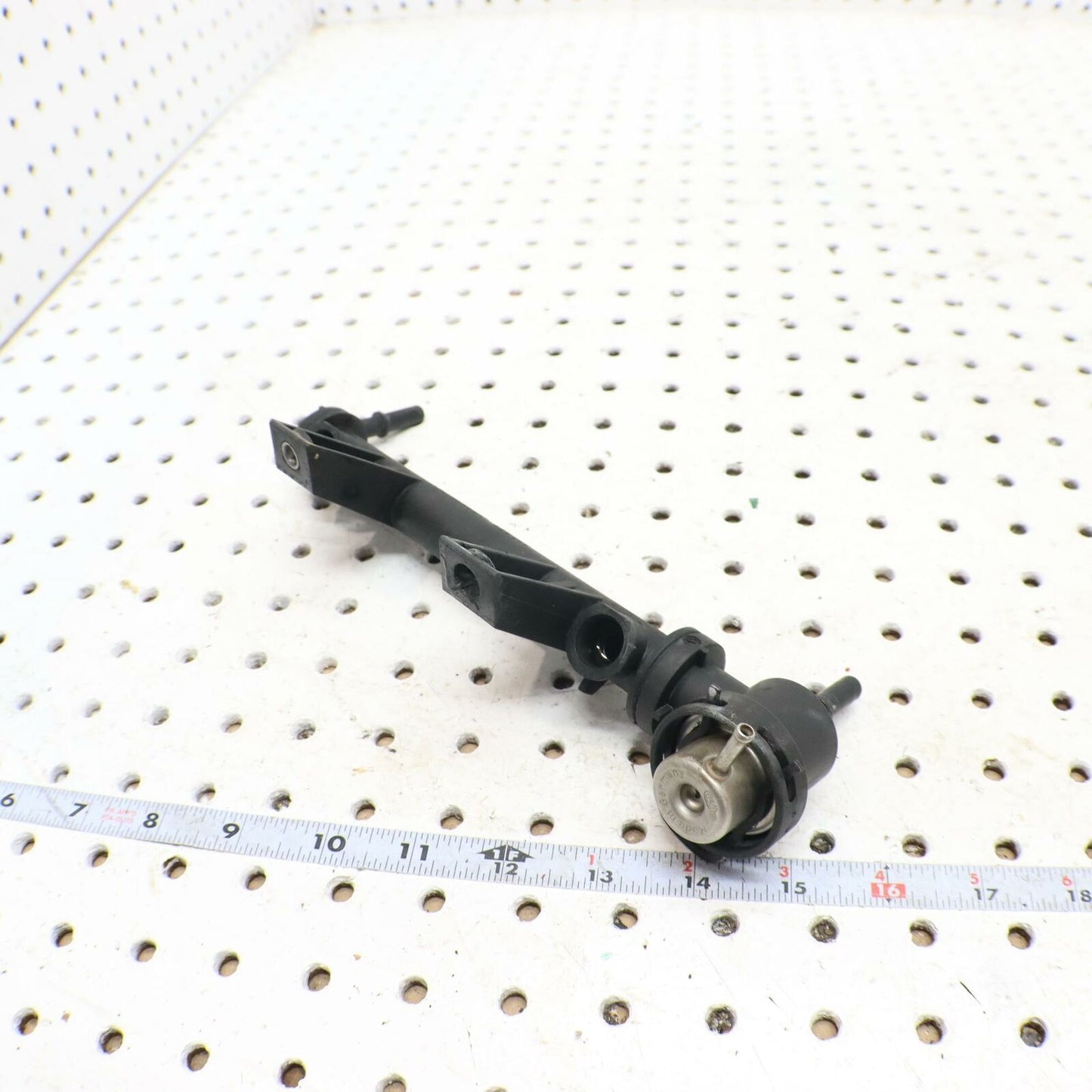 2006 POLARIS SWITCHBACK FUEL INJECTOR RAIL PRESSURE REGULATOR 0452969