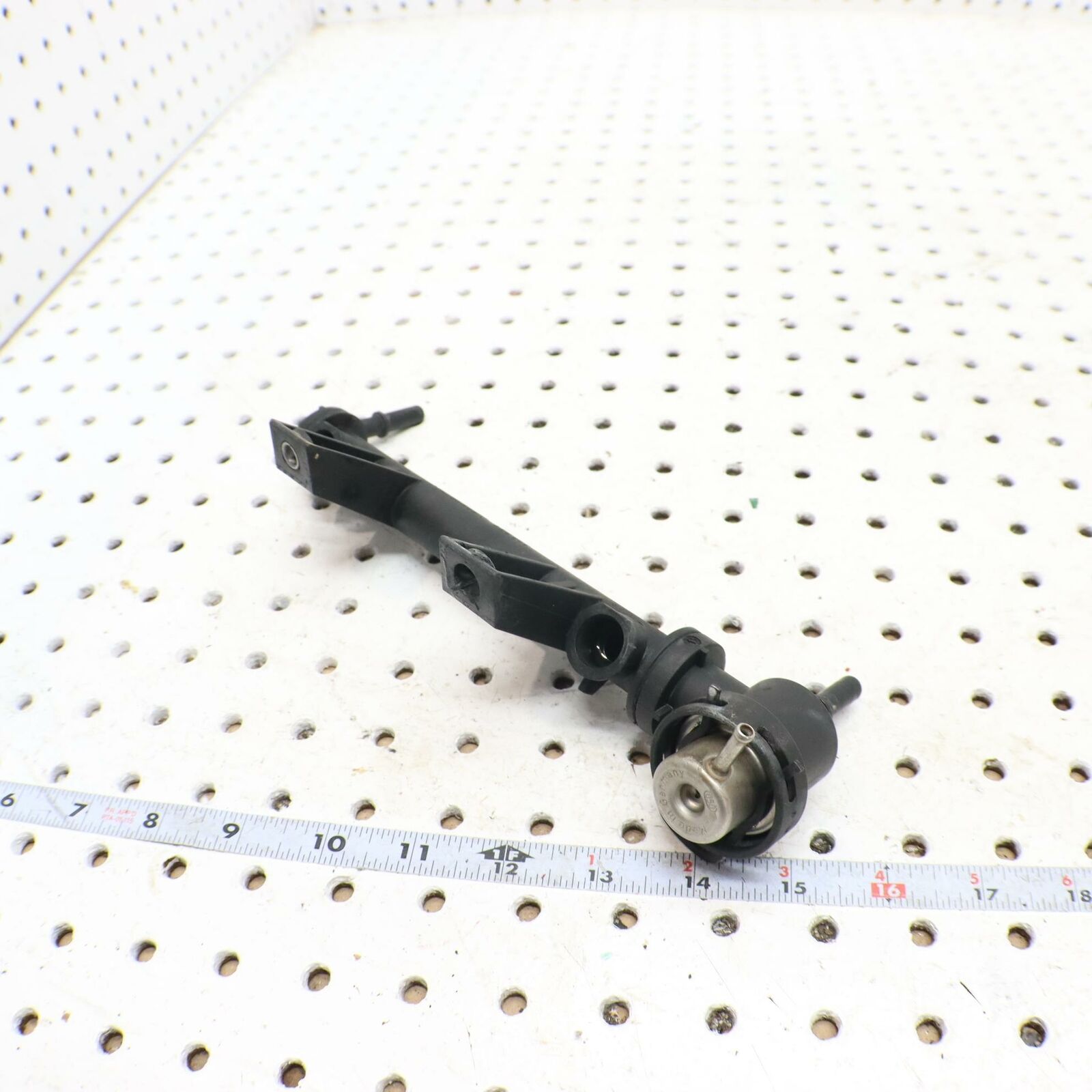 2006 POLARIS SWITCHBACK FUEL INJECTOR RAIL PRESSURE REGULATOR 0452969
