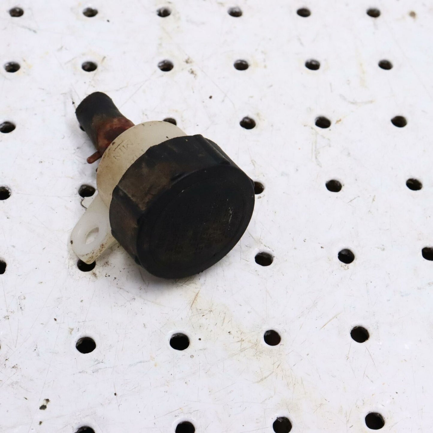 2001 POLARIS SPORTSMAN 400 REAR BRAKE MASTER FLUID RESERVOIR TANK BOTTLE 1930854