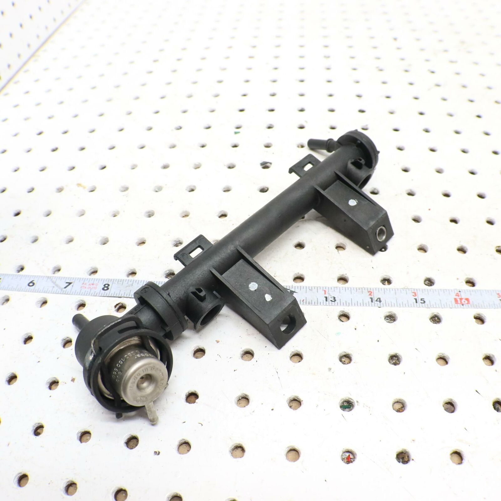 2006 POLARIS SWITCHBACK FUEL INJECTOR RAIL PRESSURE REGULATOR 0452969