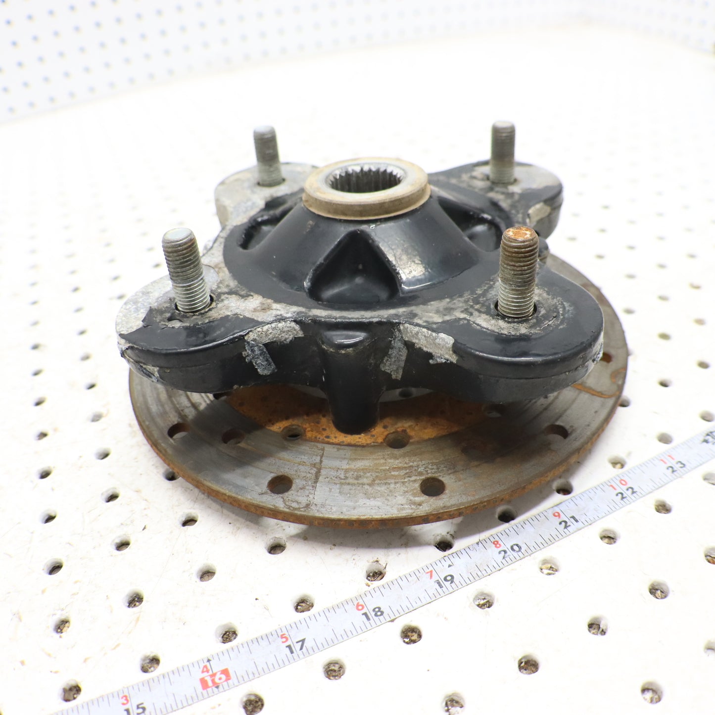 2013 Polaris Ranger Xp 900 Wheel Hub REAR 5137431-067 ; 5142964-067