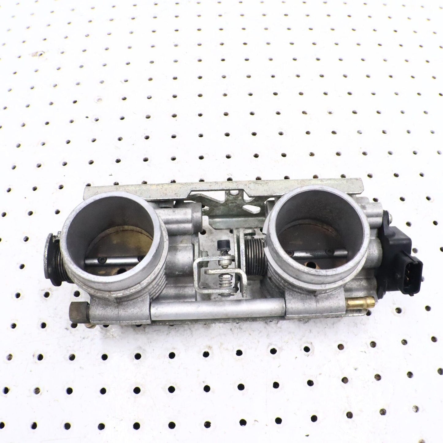 2010 SKI-DOO SUMMIT X 800R MAIN FUEL INJECTORS THROTTLE BODIES BODY 420889199