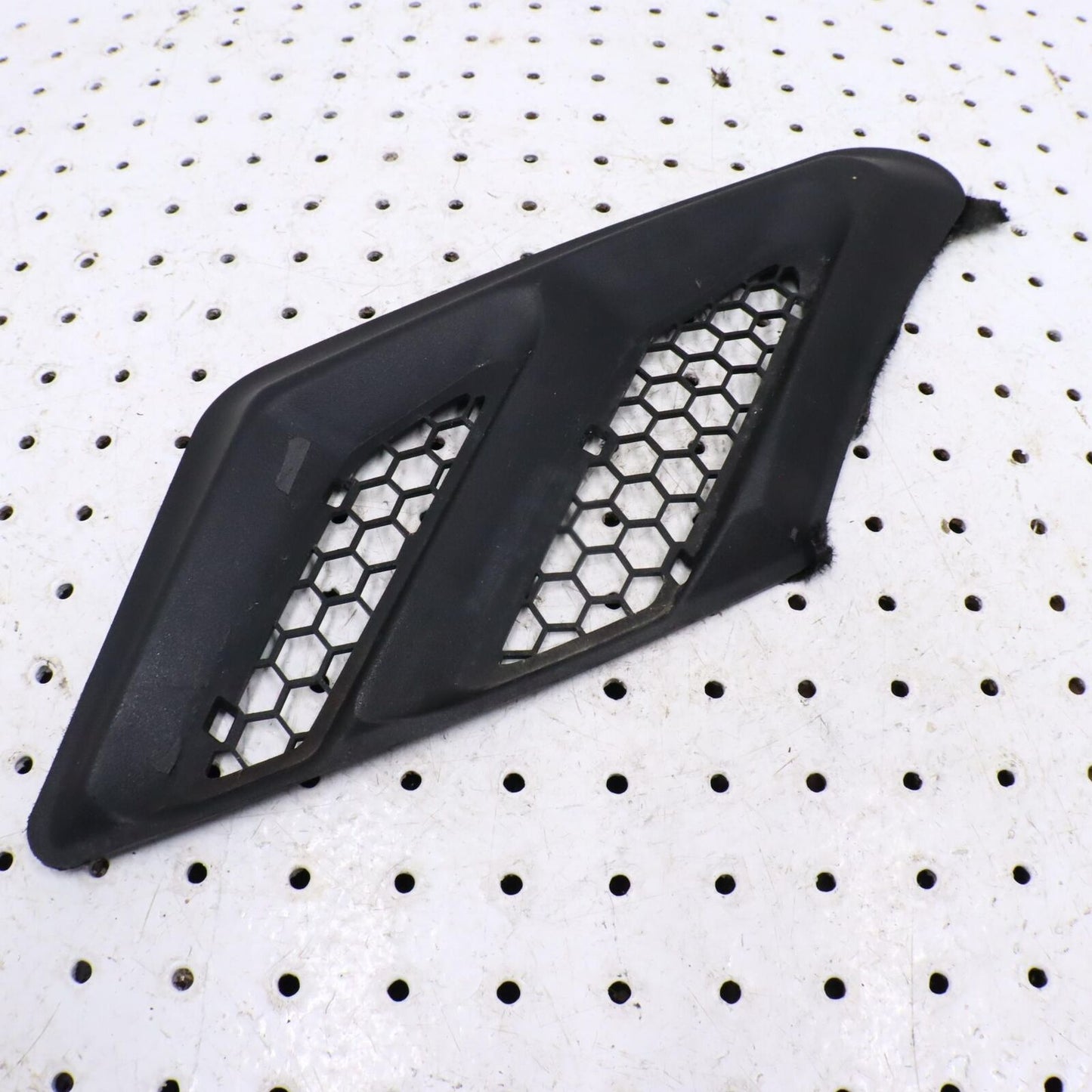 2008 POLARIS SWITCHBACK TURBO SCREEN-RESONATOR VENT,FR,BLK 5436407-070
