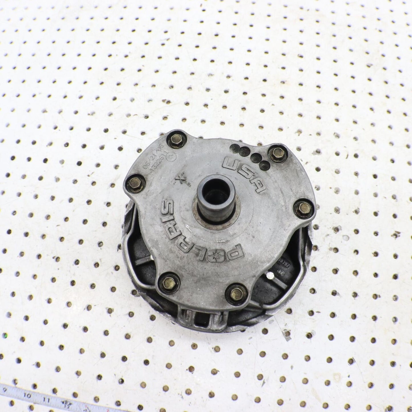 2008 POLARIS SWITCHBACK TURBO PRIMARY DRIVE SHEAVE CLUTCH 1322565 cracked sheave