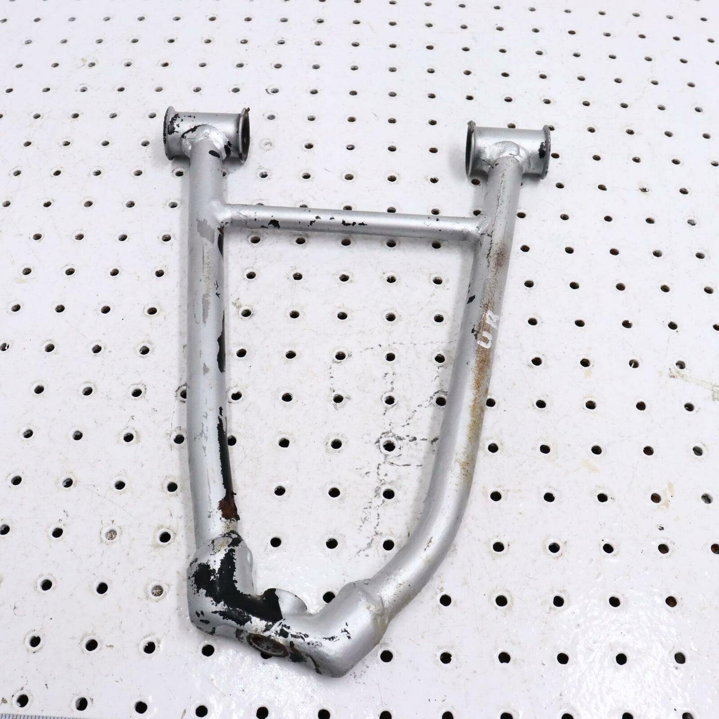 2007 POLARIS IQ 600 FRONT UPPER RIGHT CONTROL A ARM 2203020-067