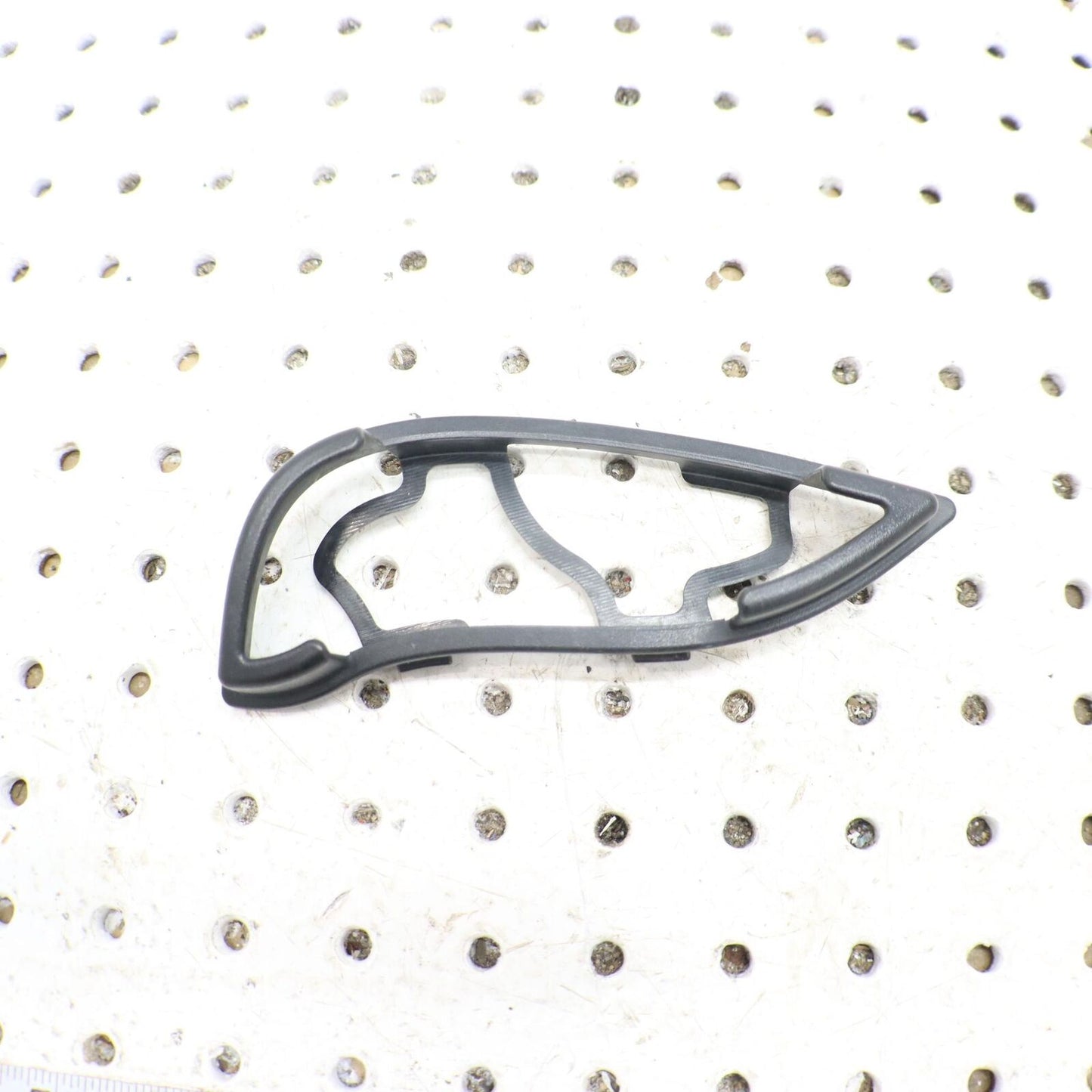 2006 POLARIS RMK 700 AIR INTAKE BEZEL SCREEN 5435776 RIGHT