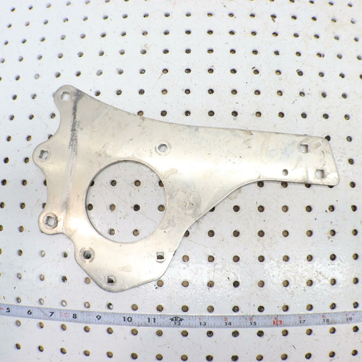 2006 POLARIS SWITCHBACK ENGINE MOTOR MOUNT PLATE ENGINE STRAP, RH 5247597