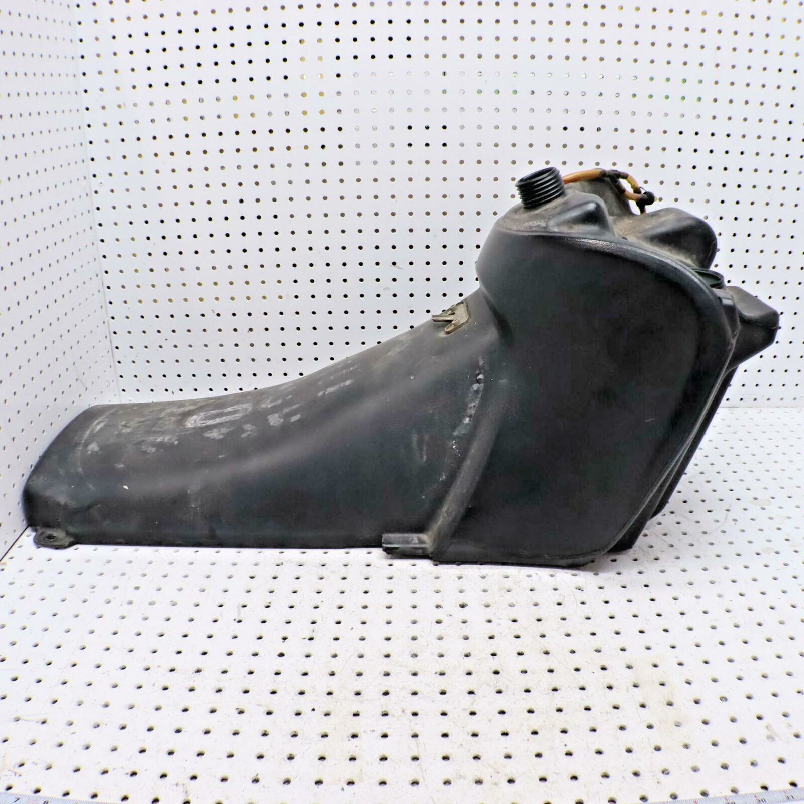 2007 POLARIS SWITCHBACK 600 GAS TANK FUEL RESERVOIR 2203288; 2520601