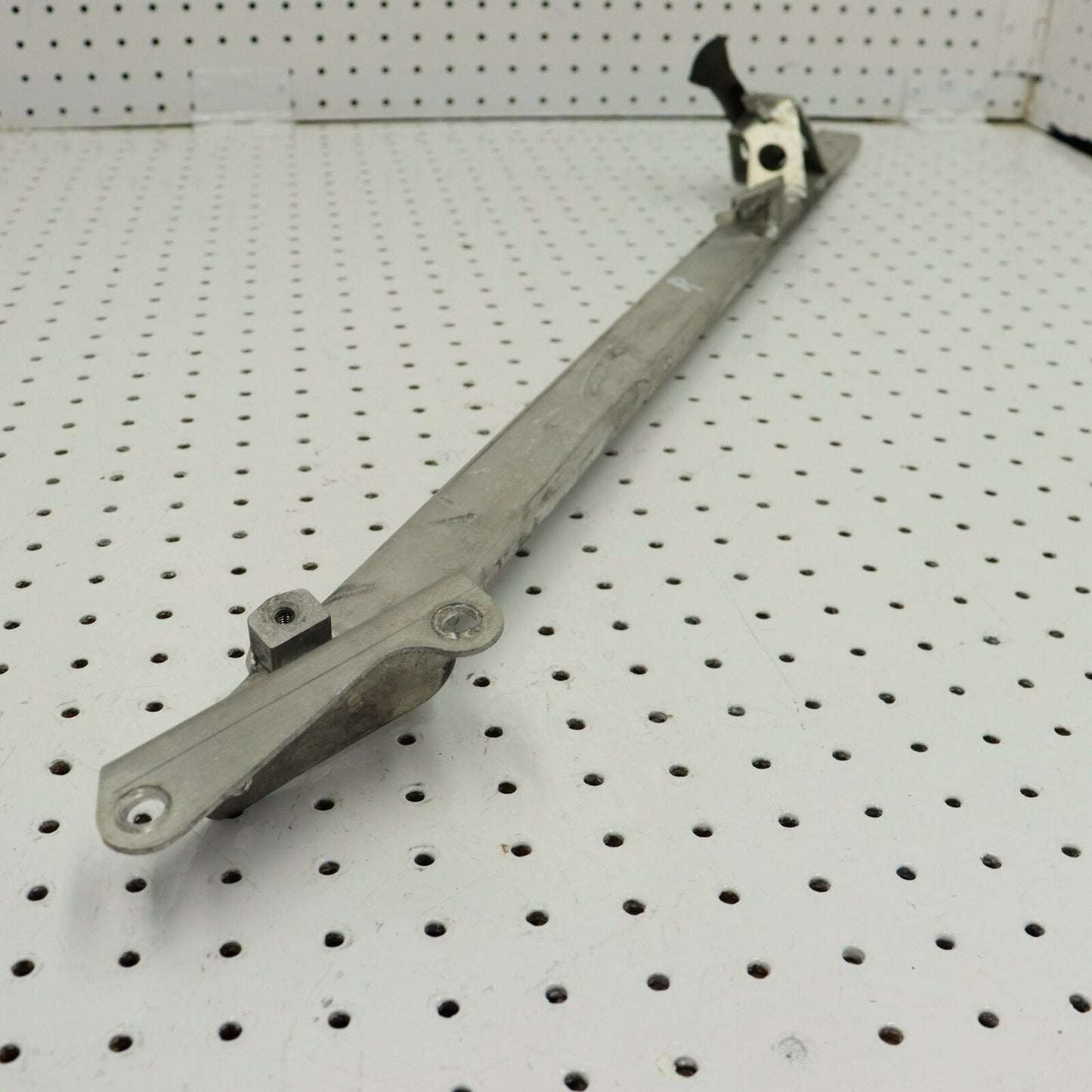 2005 SKI-DOO GSX 500SS FRAME CHASI SUPPORT BRACE BRACKET RH 518323352