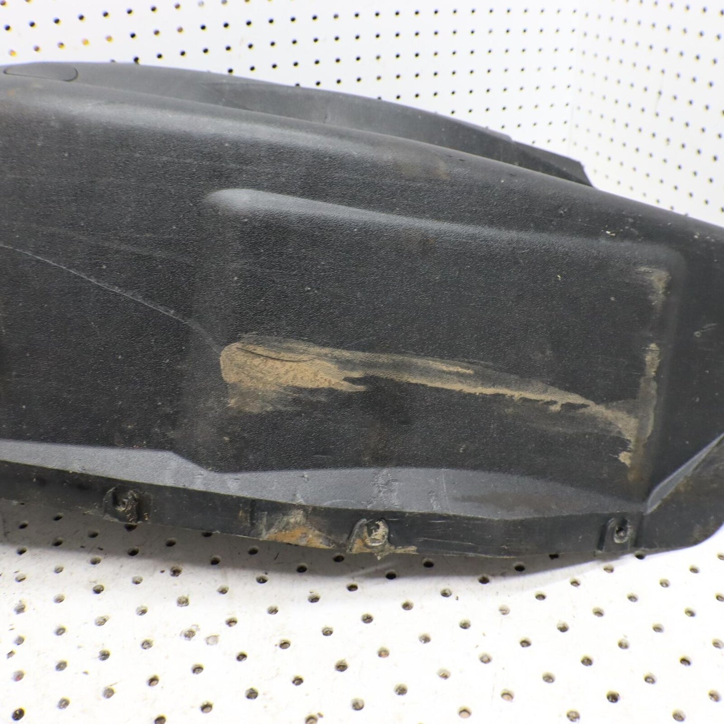 2005 ARCTIC CAT SABERCAT 600 LEFT SIDE LOWER BELLY PAN 2606-647 (SMALL CRACK)