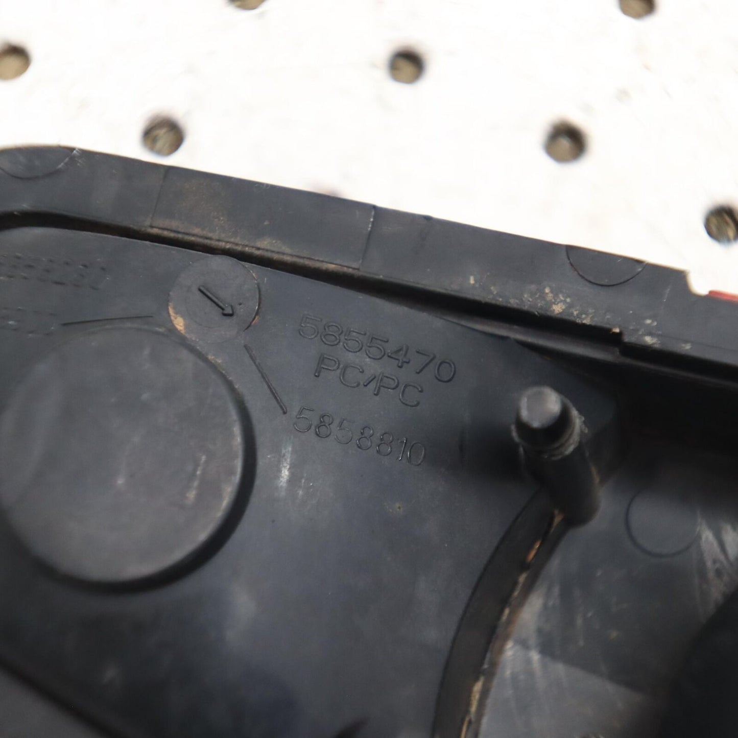 2010 POLARIS SPORTSMAN XP 850 TAIL LIGHT BRAKE LIGHT 2411154 RIGHT