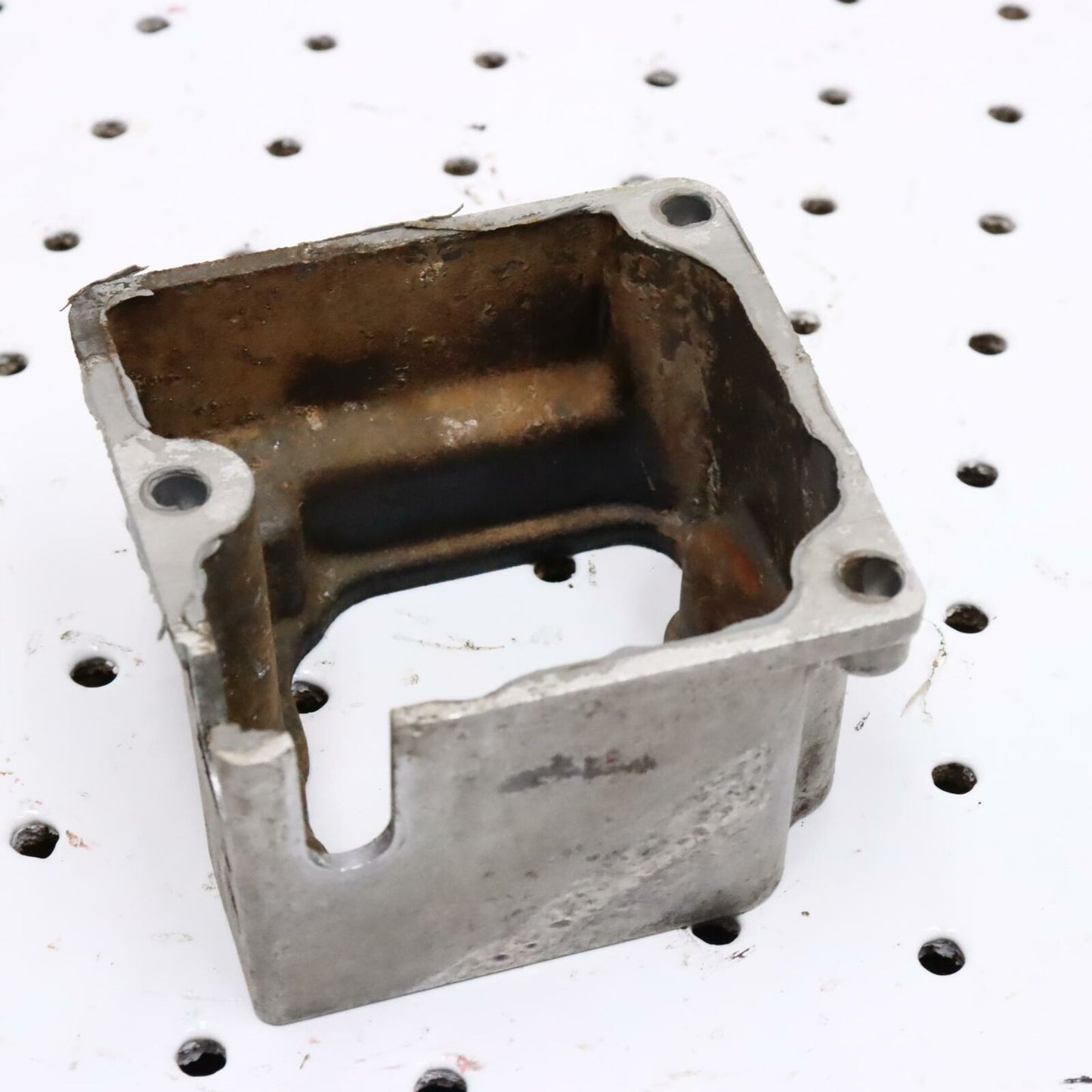 1995 POLARIS SCRAMBLER 400 OIL PUMP HOUSING 3084756