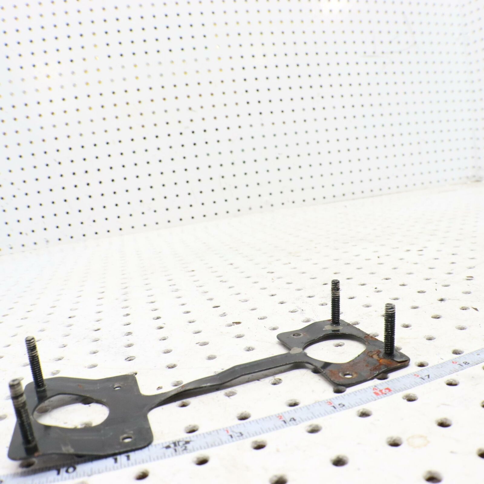 2006 POLARIS SWITCHBACK ECU CDI ECM COMPUTER BRACKET MOUNT 1014702-067
