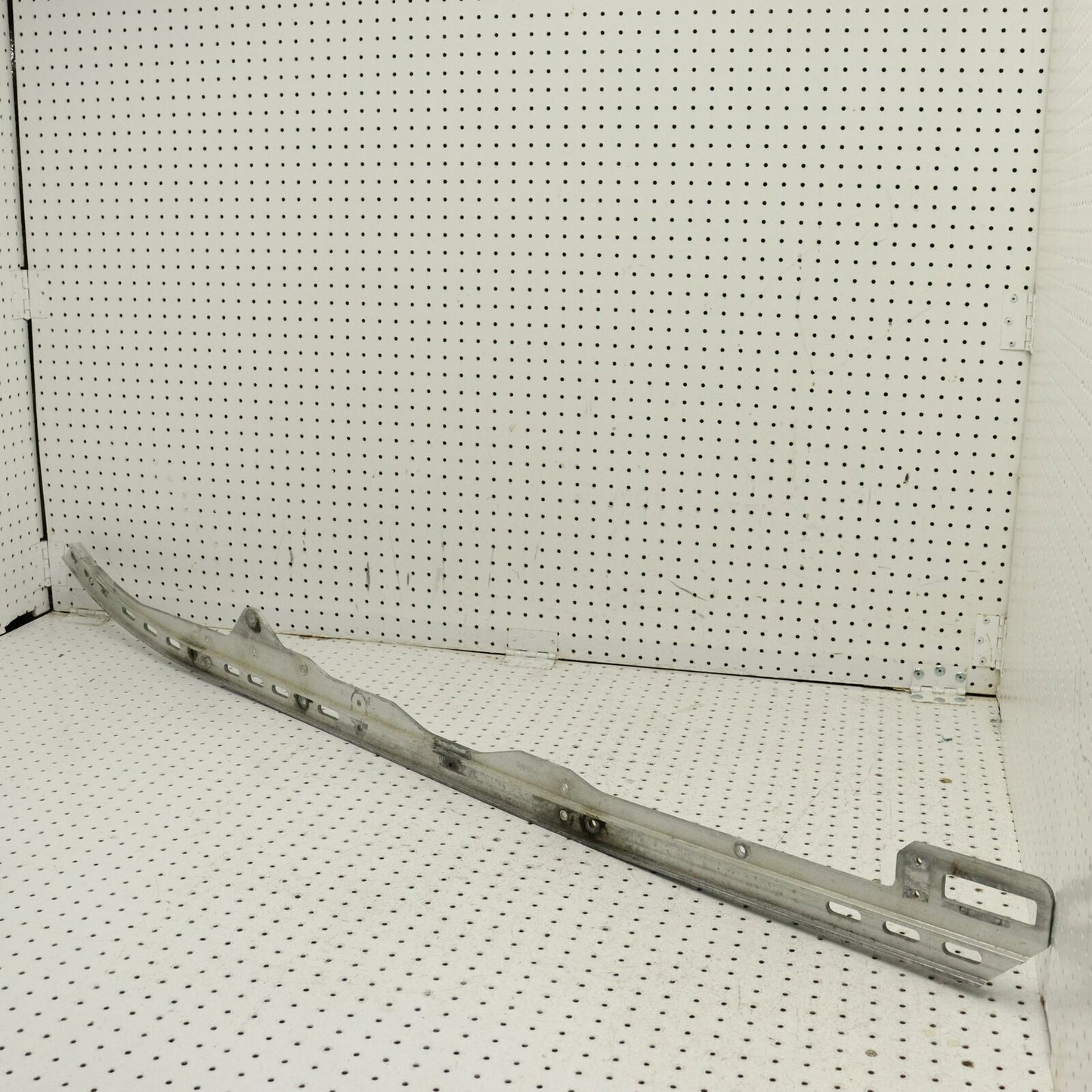 2007 POLARIS RMK 600 RIGHT SLIDING SKID FRAME SUSPENSION RAIL 1542236 1542237
