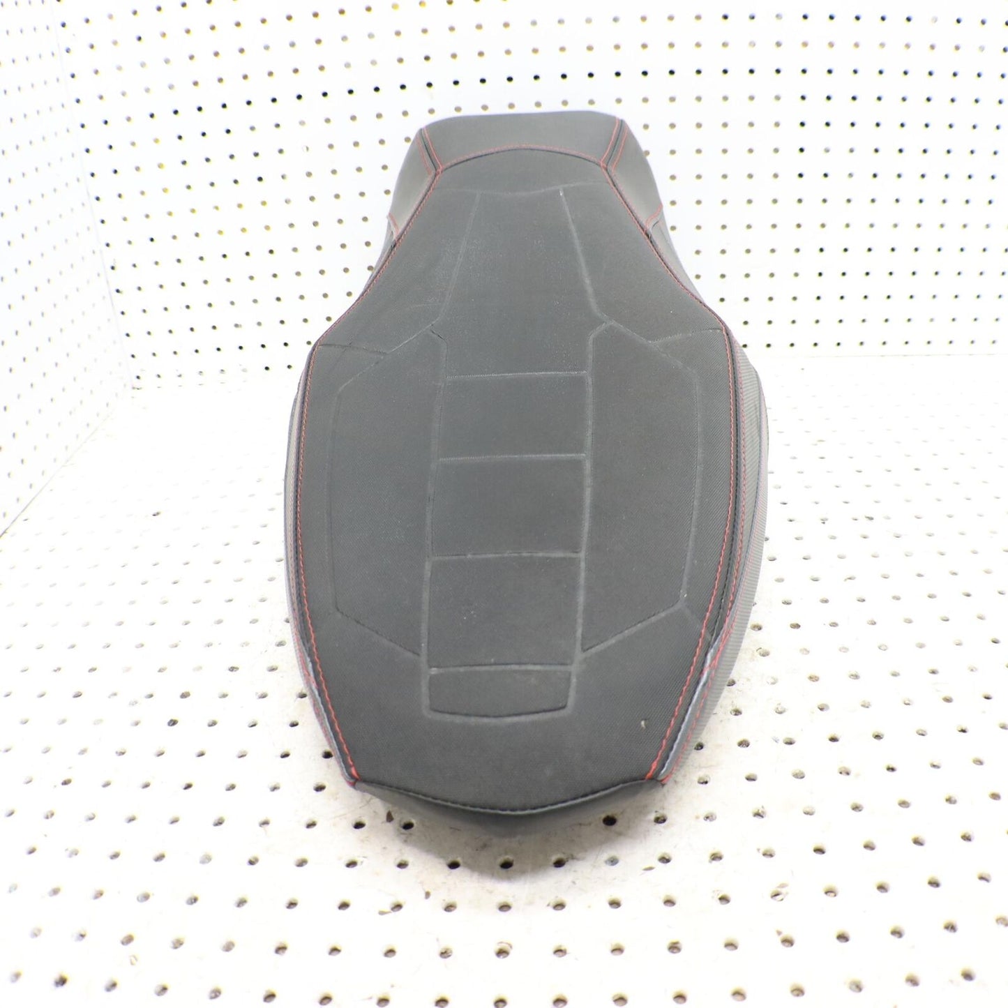 2015 POLARIS SWITCHBACK 800 SEAT 2686122 CRACKED COVER