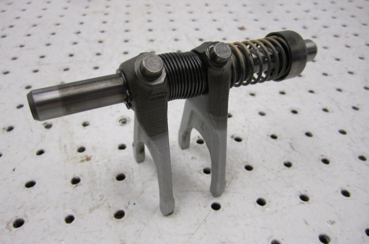 2002 YAMAHA GRIZZLY 660 4X4 SHIFT FORK ASSEMBLY 5KM-18511 5KM-18512