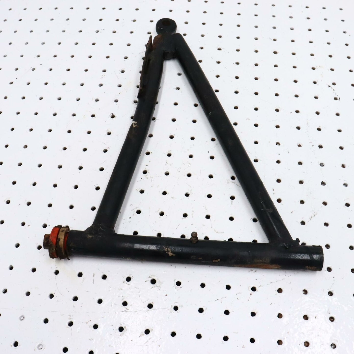 1996 POLARIS SCRAMBLER 400 FRONT RIGHT A ARM 2200532; 2202275