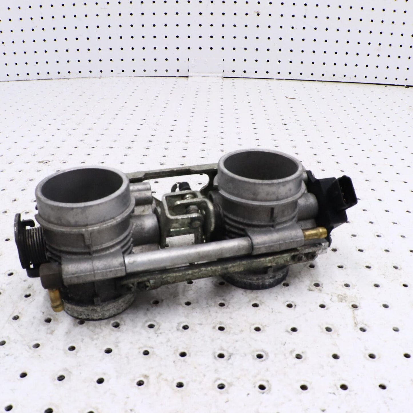 2010 SKI-DOO SUMMIT X 800R MAIN FUEL INJECTORS THROTTLE BODIES BODY 420889199