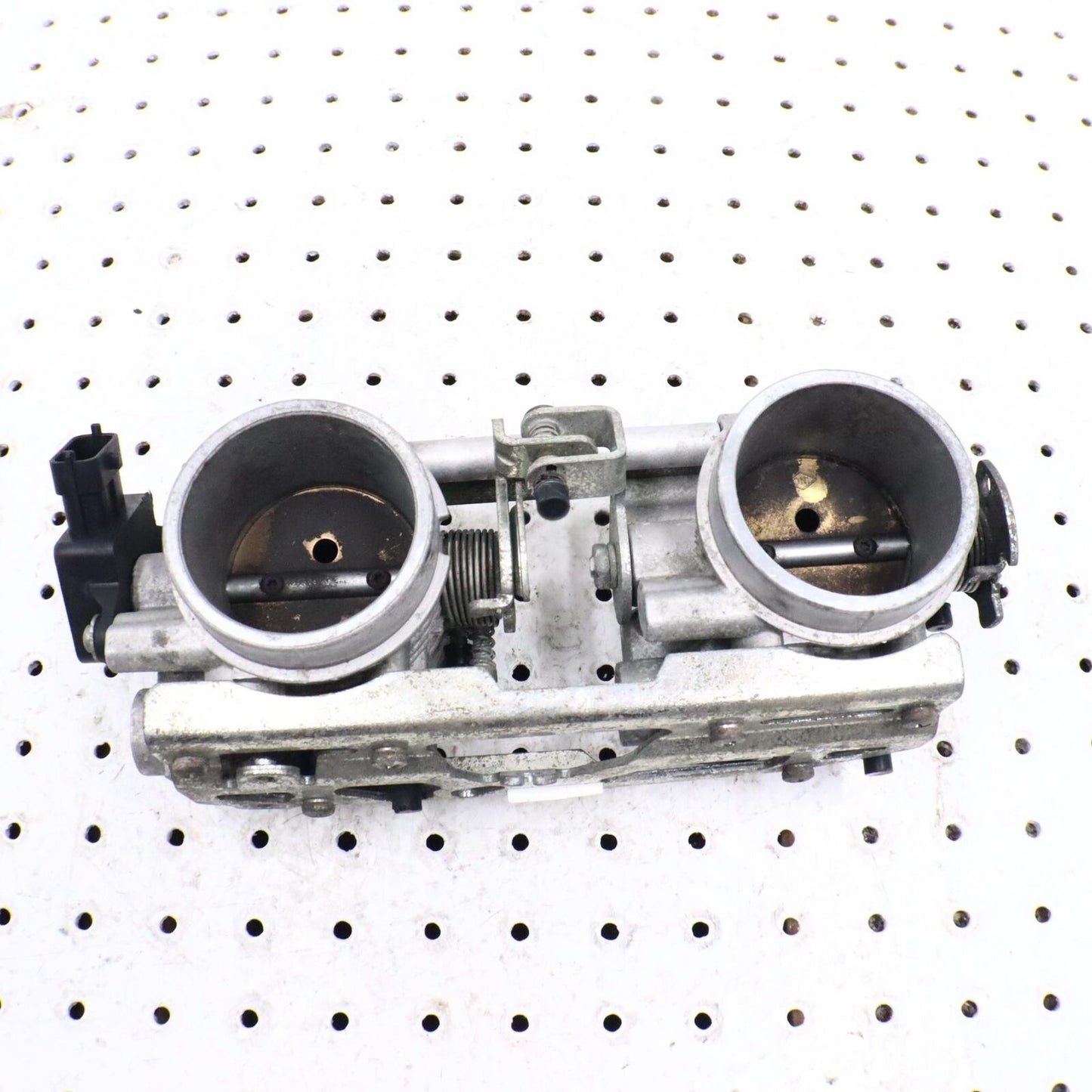 2010 SKI-DOO SUMMIT X 800R MAIN FUEL INJECTORS THROTTLE BODIES BODY 420889199