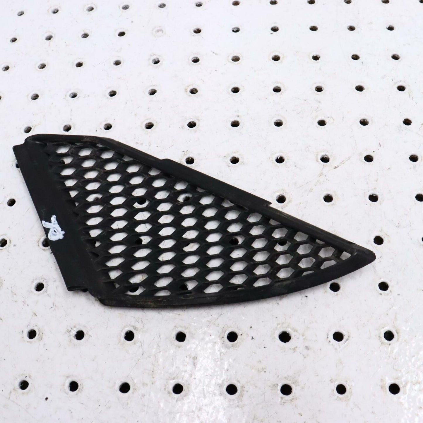 2006 POLARIS FUSION 700 RIGHT HOOD LOUVER SCREEN VENT COVER 5435623-070