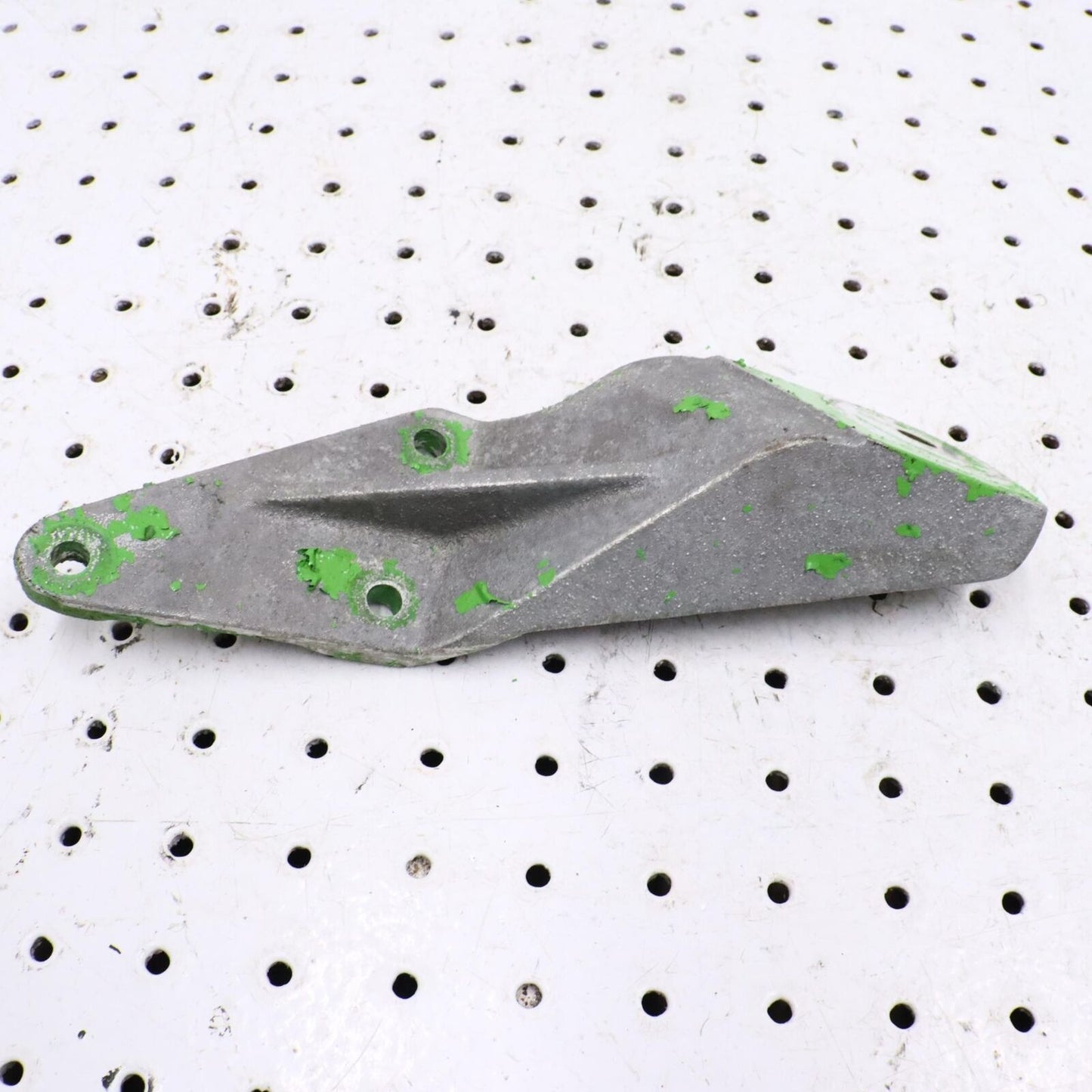 2002 ARCTIC CAT ZR 600 ENGINE MOTOR MOUNT BRACKET 0708-102