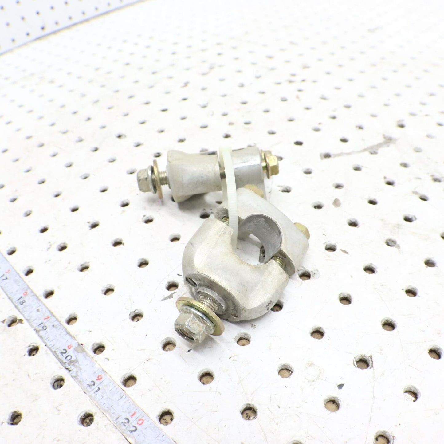 2000 HONDA RANCHER 350 HANDLEBAR HANDLE BAR CLAMP MOUNT 53130-HB3-770