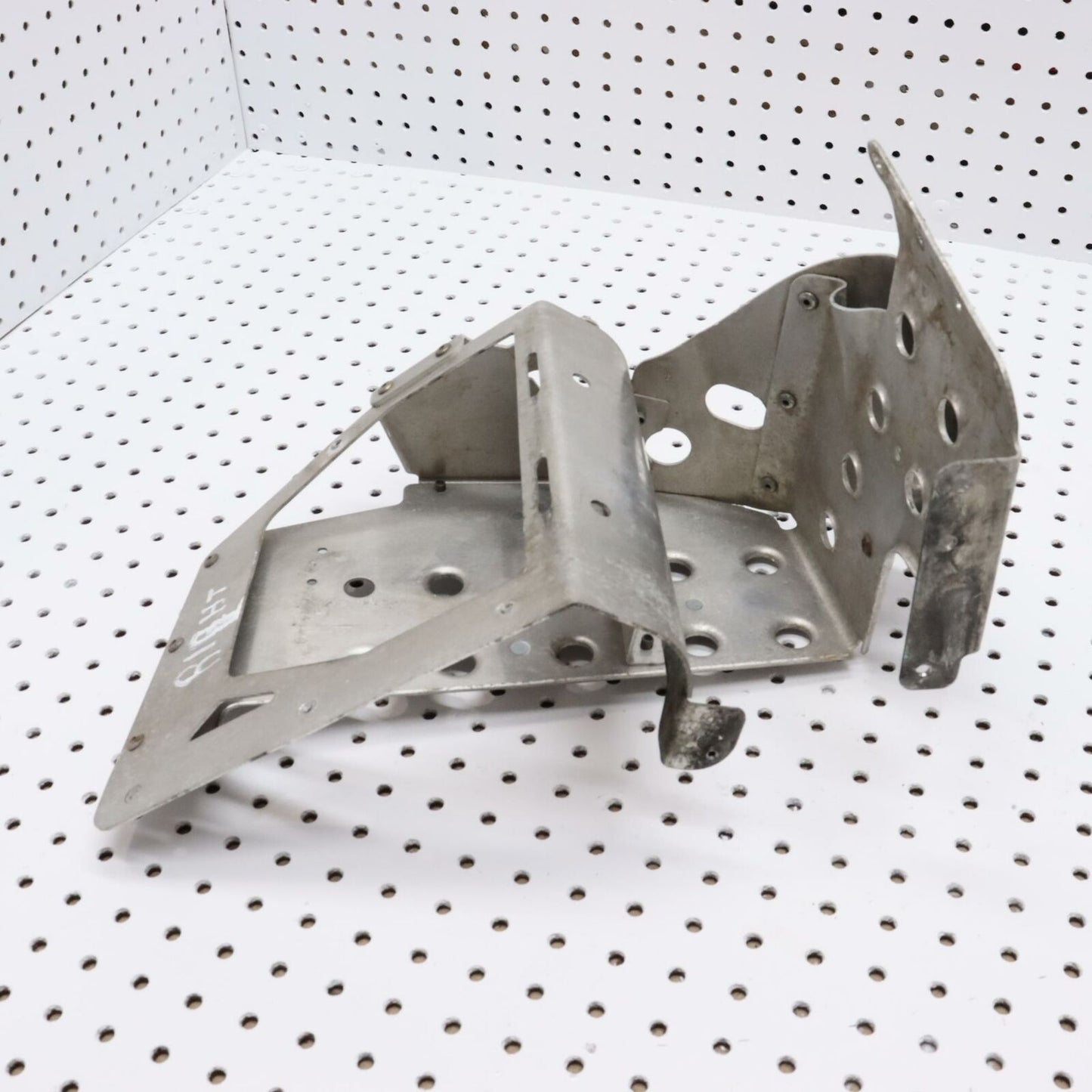 2007 POLARIS IQ 600 RIGHT FRONT FOOT HOLDER REST STAY FOOTREST WELL 1015670