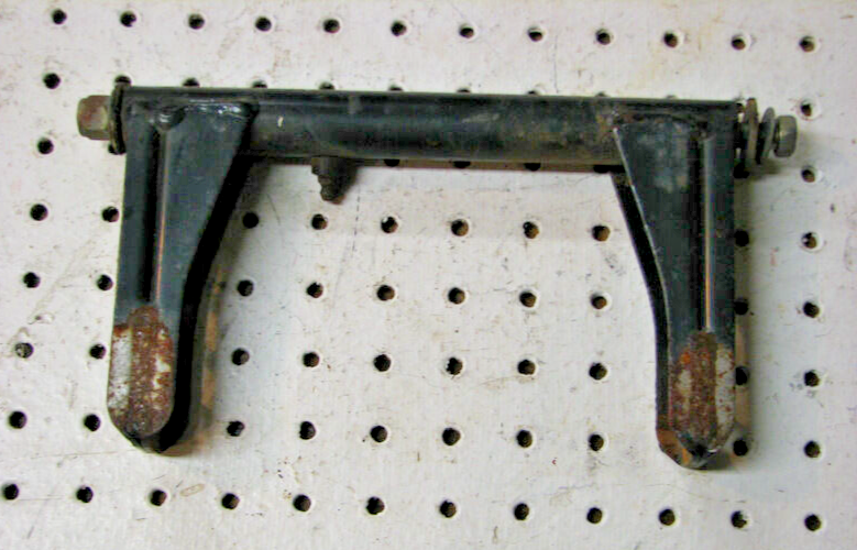 2001 POLARIS PRO X 440 REAR PIVOT ARM 1541625