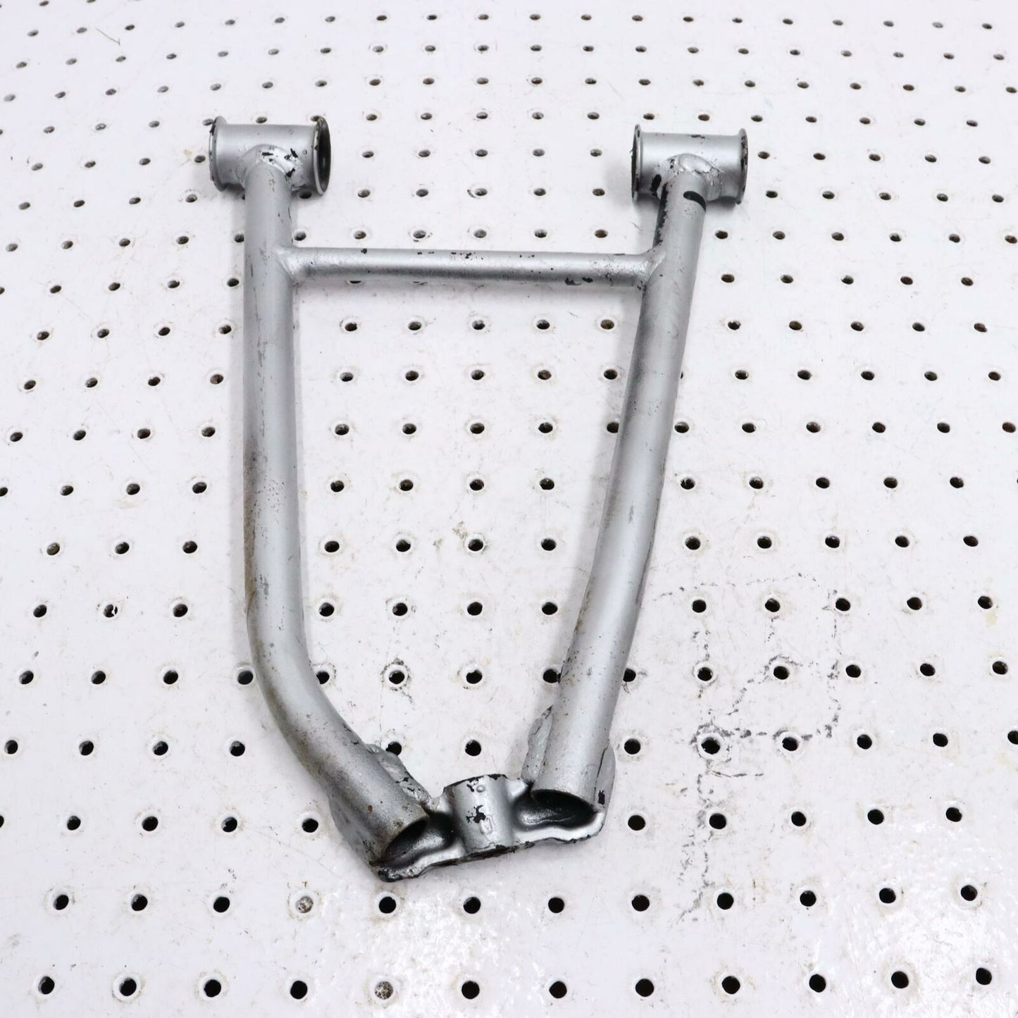 2007 POLARIS IQ 600 FRONT UPPER RIGHT CONTROL A ARM 2203020-067