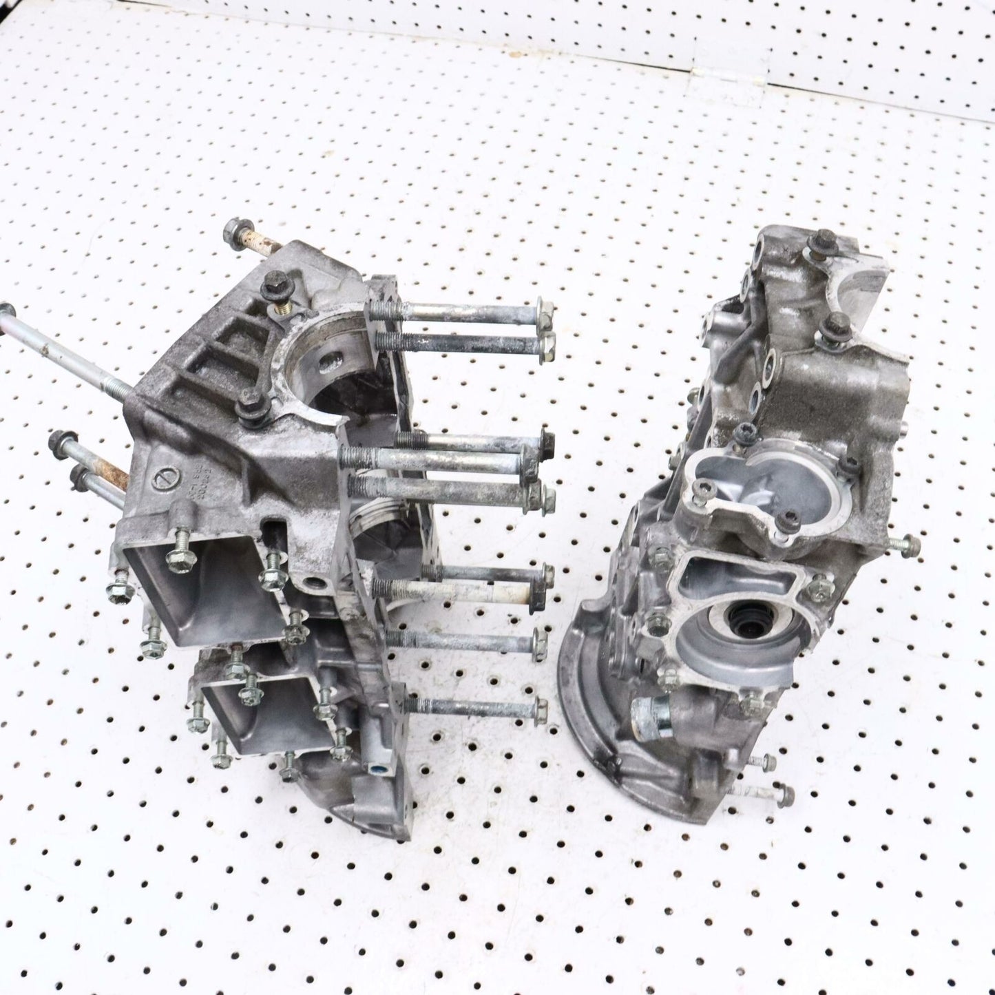 2009 ARCTIC CAT M8 ENGINE MOTOR CASE CASES 3007-526