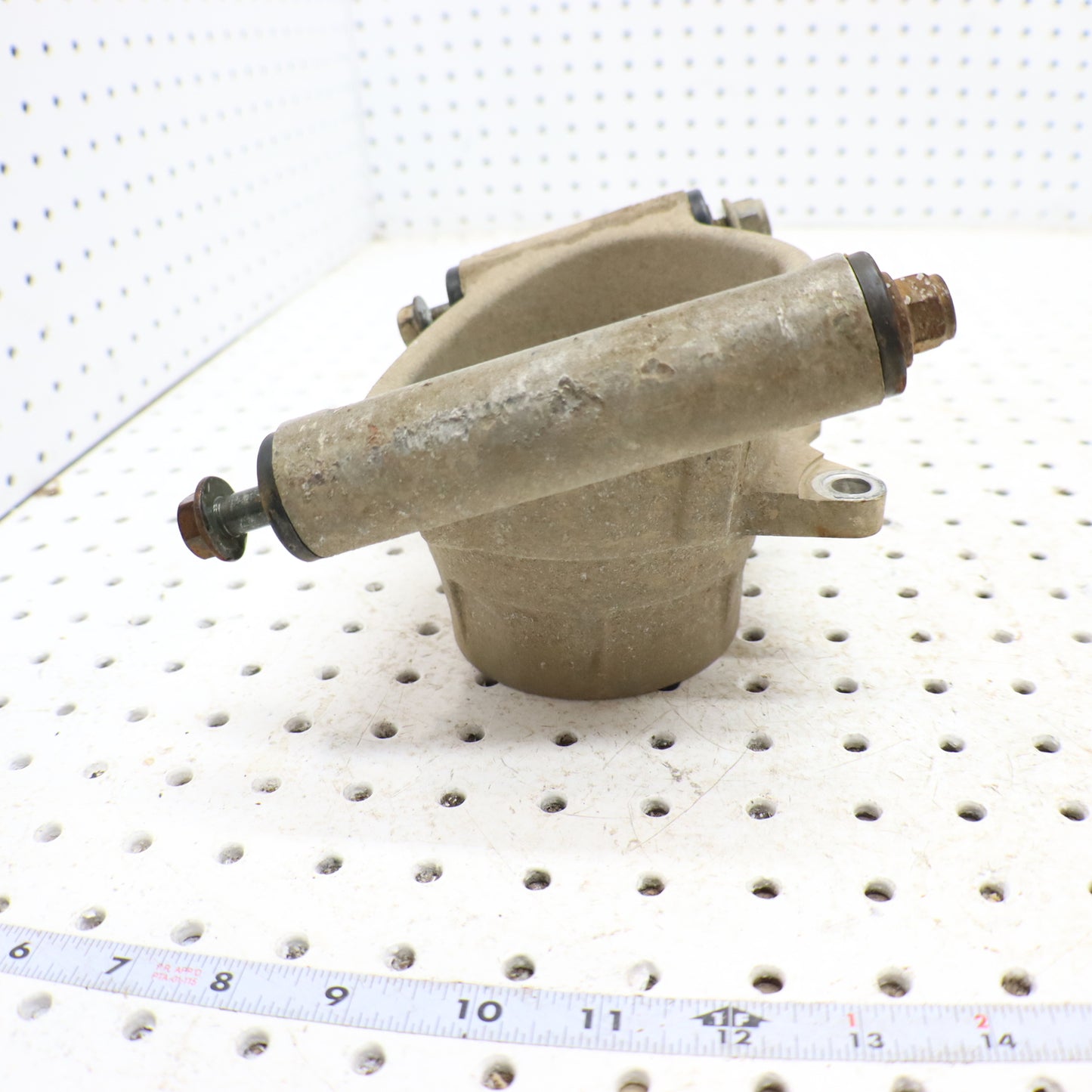 2013 Polaris Ranger Xp 900 Wheel Bearing Carrier RIGHT REAR 5137677; 5138502