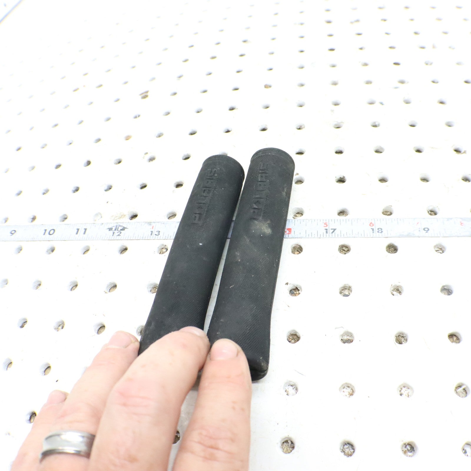 2008 Polaris Sportsman 800 Handlebar Grips 5412900-070; 5413578-070