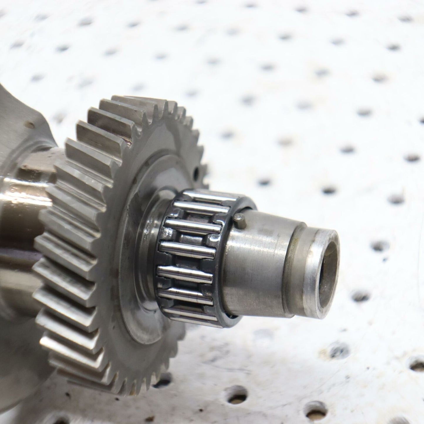 2006 POLARIS SWITCHBACK ENGINE MOTOR CRANKSHAFT CRANK SHAFT 0452929 CORE