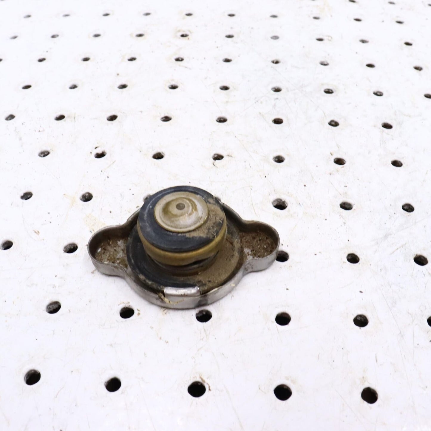 1998 POLARIS XPLORER 400L RADIATOR CAP 2511189; 2511270