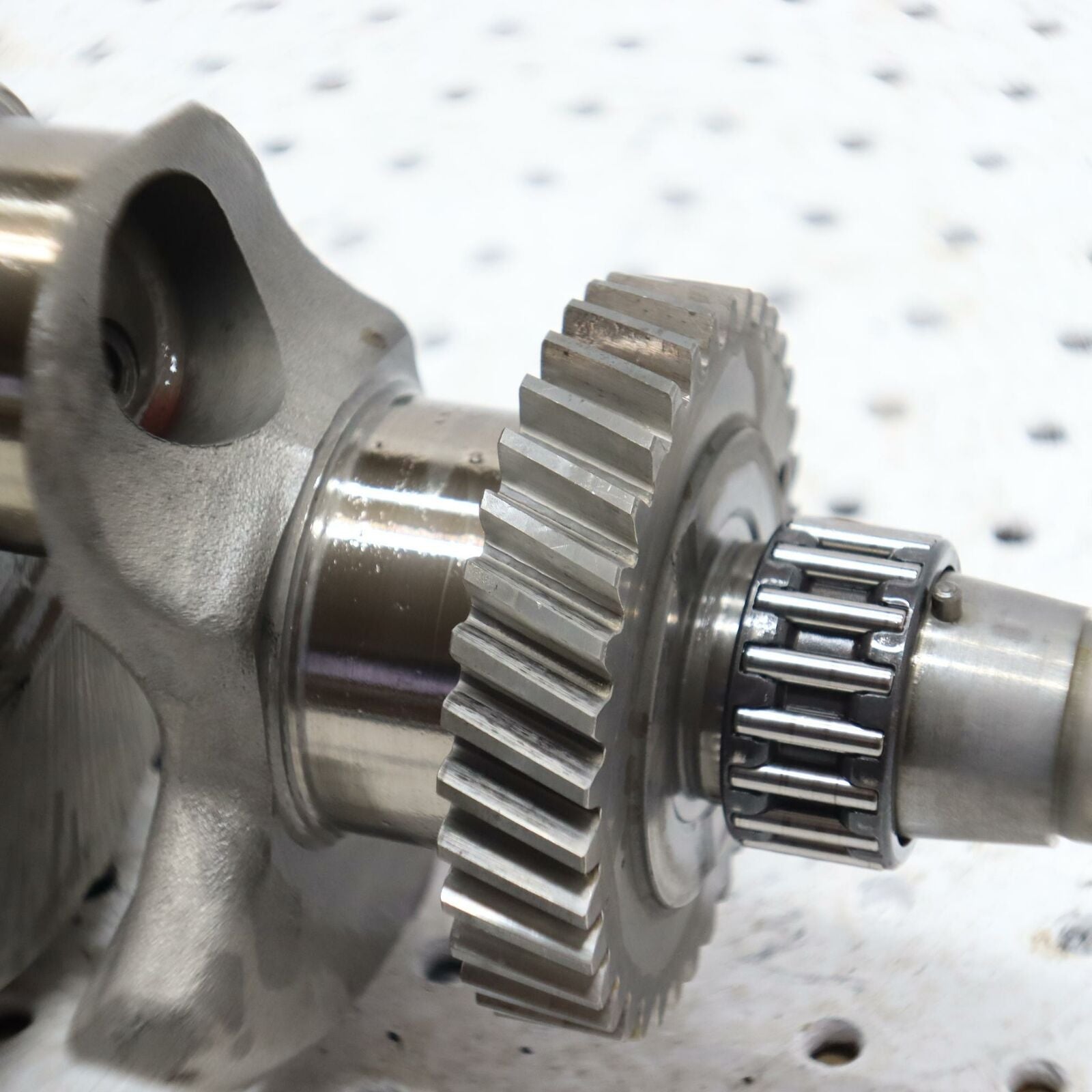 2006 POLARIS SWITCHBACK ENGINE MOTOR CRANKSHAFT CRANK SHAFT 0452929  CORE