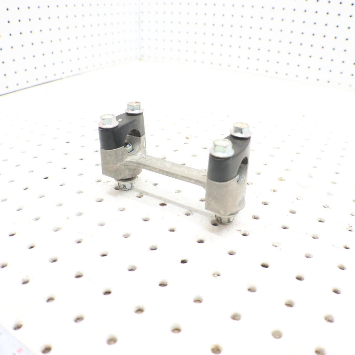2016 SUZUKI KING QUAD 500 HANDLEBAR CLAMP 56211-09F00-291 56211-31G10