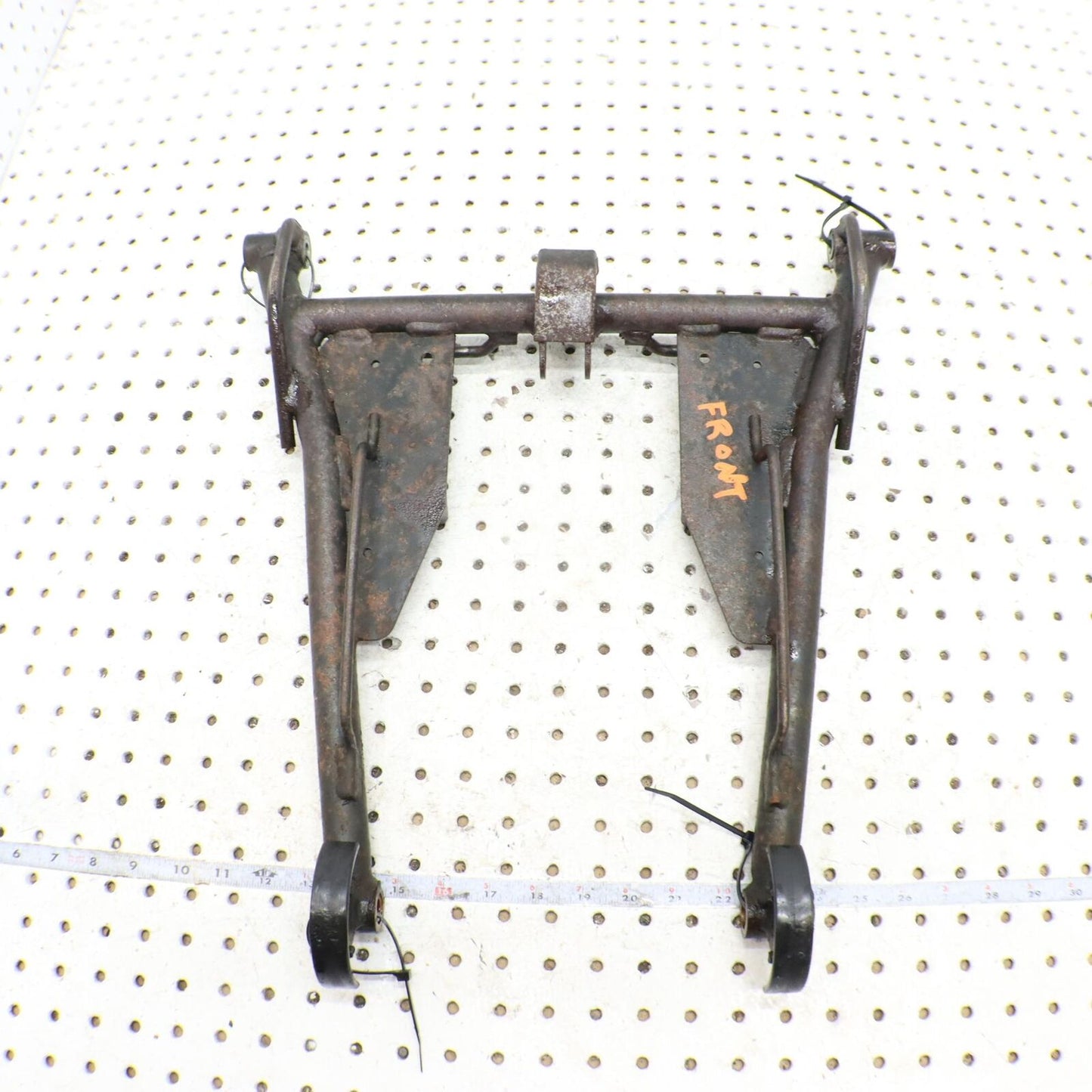 2002 ARCTIC CAT ZR 600 REAR BACK SUSPENSION FRONT TORQUE PIVOT ARM 0704-623