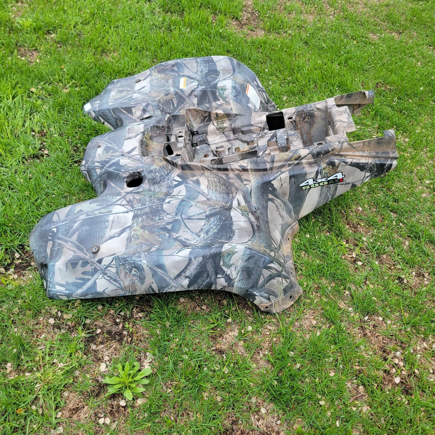 2016 SUZUKI KING QUAD 500 REAR FENDER CAMO 63111-31GC3-PHW; 63111-31G42-PHW